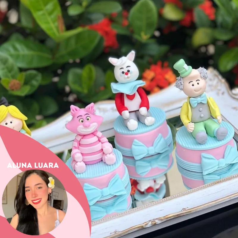 Docinhos da aluna Luara — tema Alice no País das Maravilhas